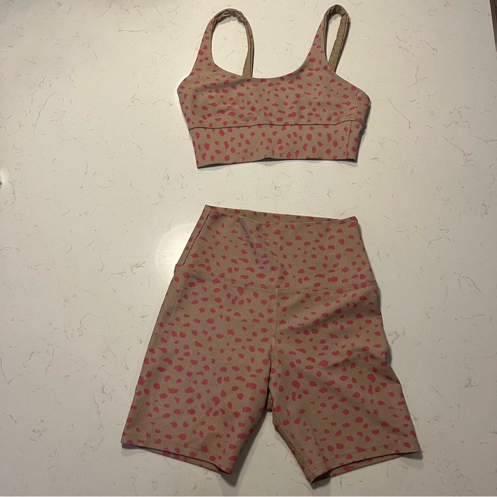 BEACH RIOT Taupe and pink spot ribbed Athletic short Set - Picture 3 of 7